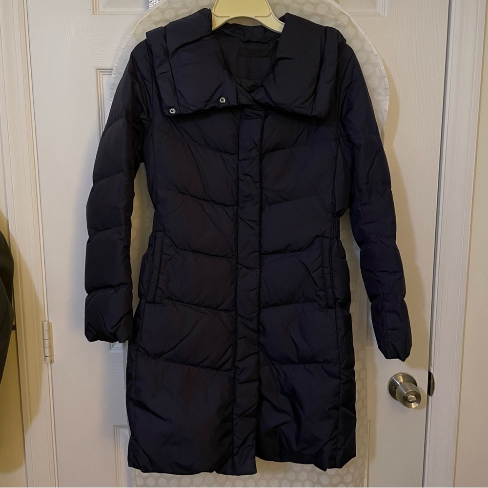 Uniqlo Women's Navy Down Jacket